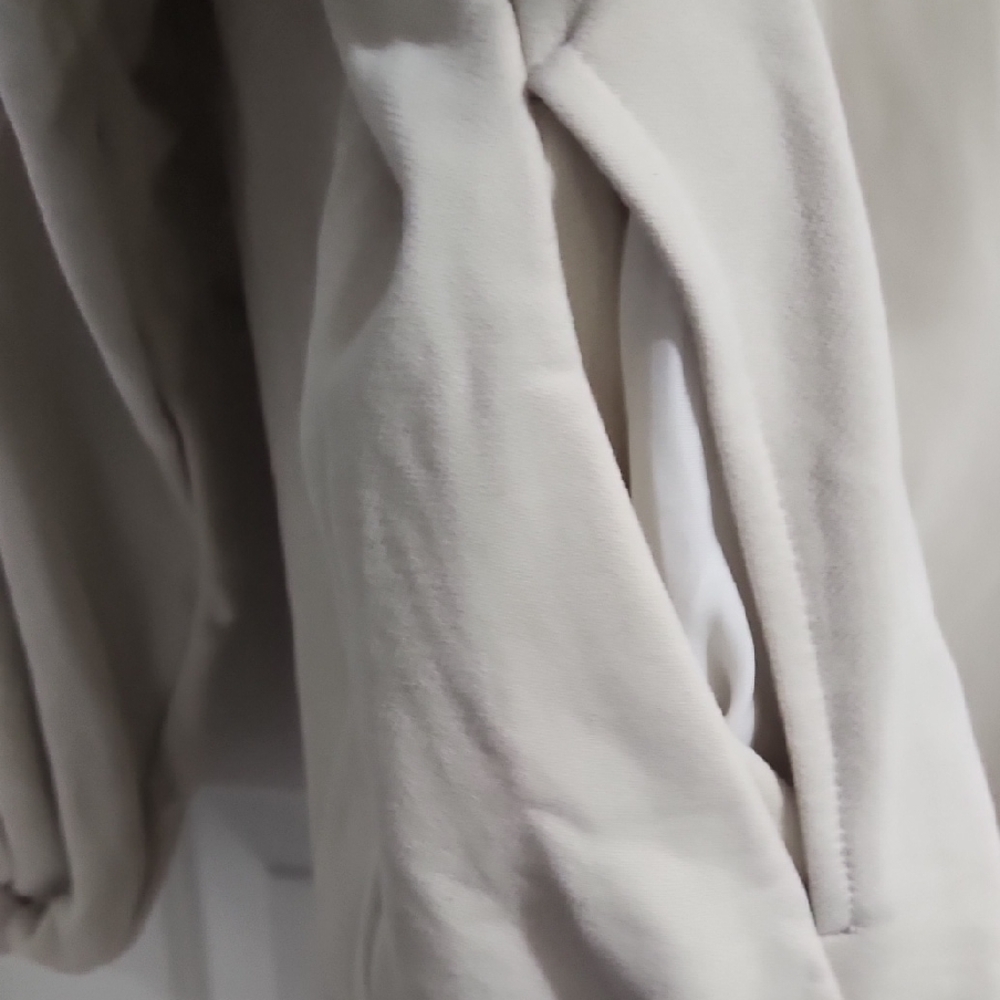Cozy Oversized Two Tone Turtleneck Sweater With Pockets - Picture 7 of 10